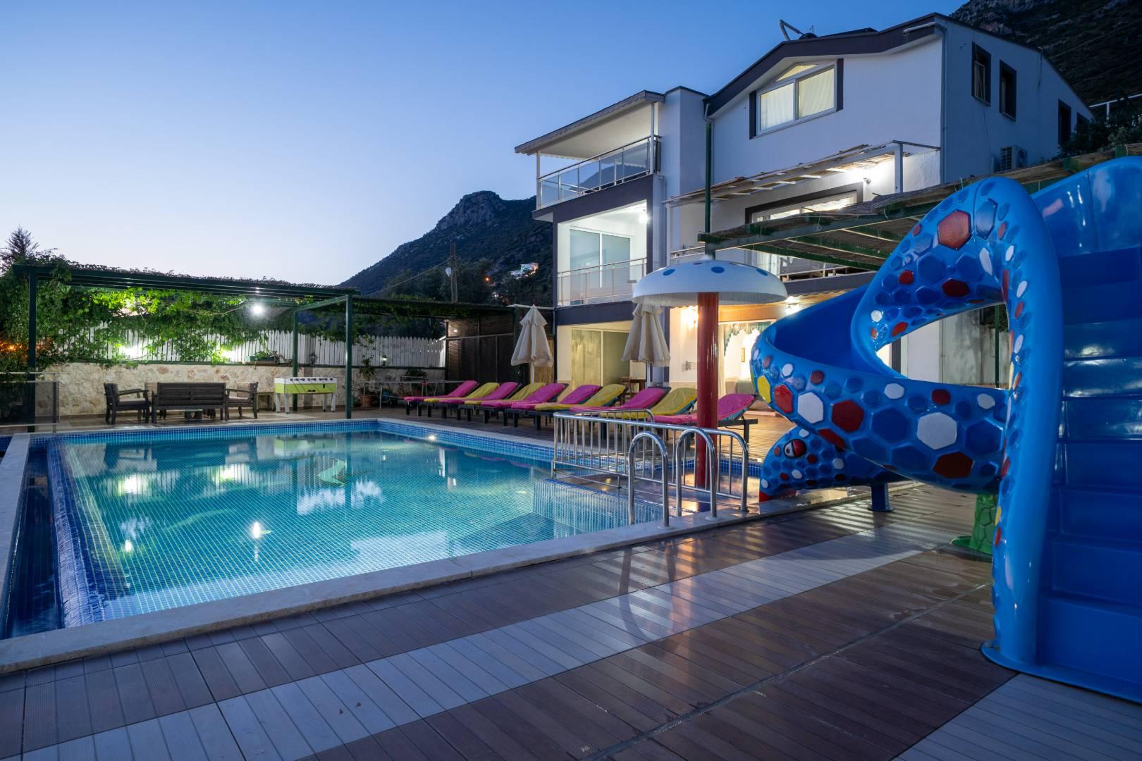 Kalkan Kördere'de Panoramik Deniz Manzaralı, Özel Havuzlu, 7+1 Villa-43674