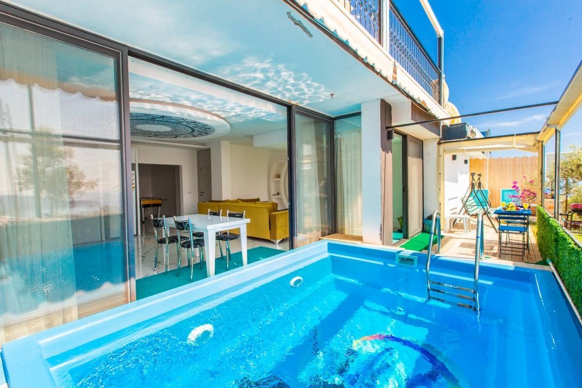 Kaş Bezirgan'da Panoramik Deniz Manzaralı, Özel Havuzlu, Kiralık Villa