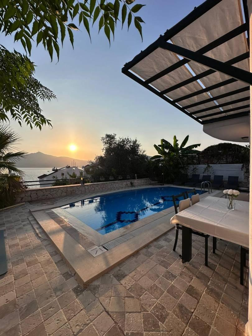 Kaş Kalkan'da Muhteşem Deniz Manzaralı, Özel Havuzlu, Şık Villa-43423