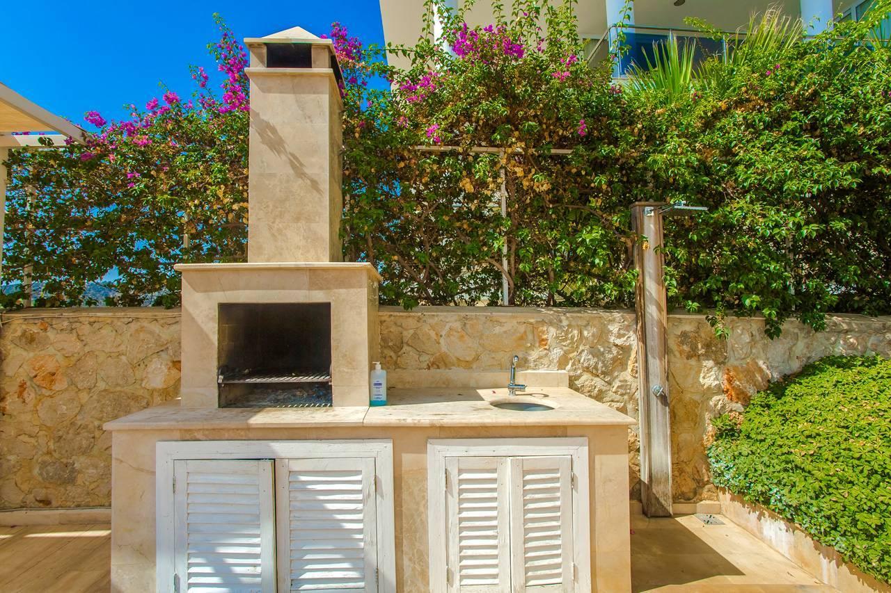 Kalkan'da Büyüleyici Deniz Manzaralı, Özel Havuzlu, Spor Salonlu Villa-41209