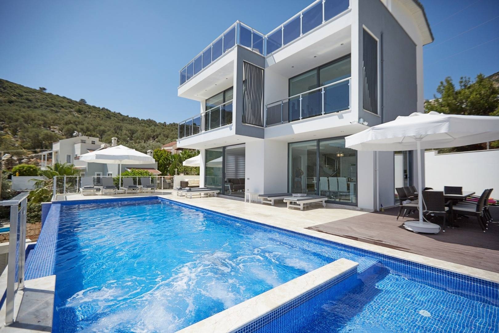 Kaş Kalkan'da Deniz Manzaralı, Özel Havuzlu, Lüks Villa