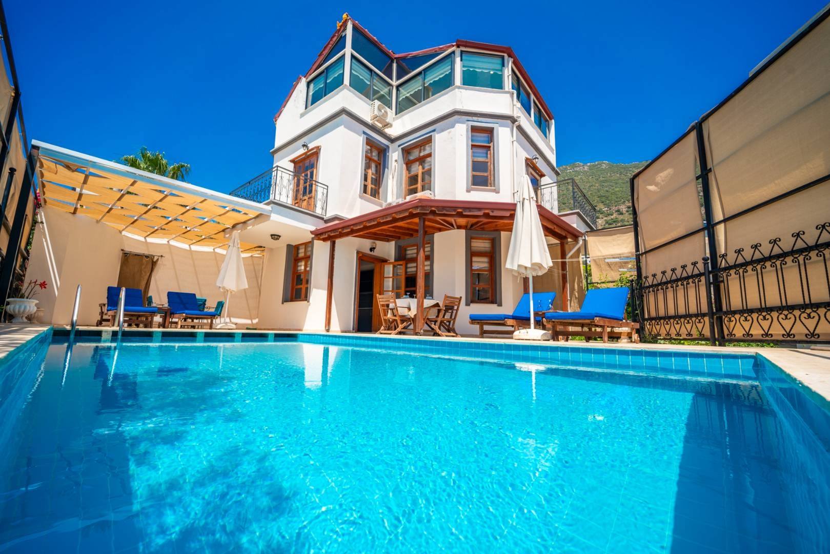 Kaş Kalkan'da Doğayla Baş Başa, Özel Havuzlu, Modern Villa