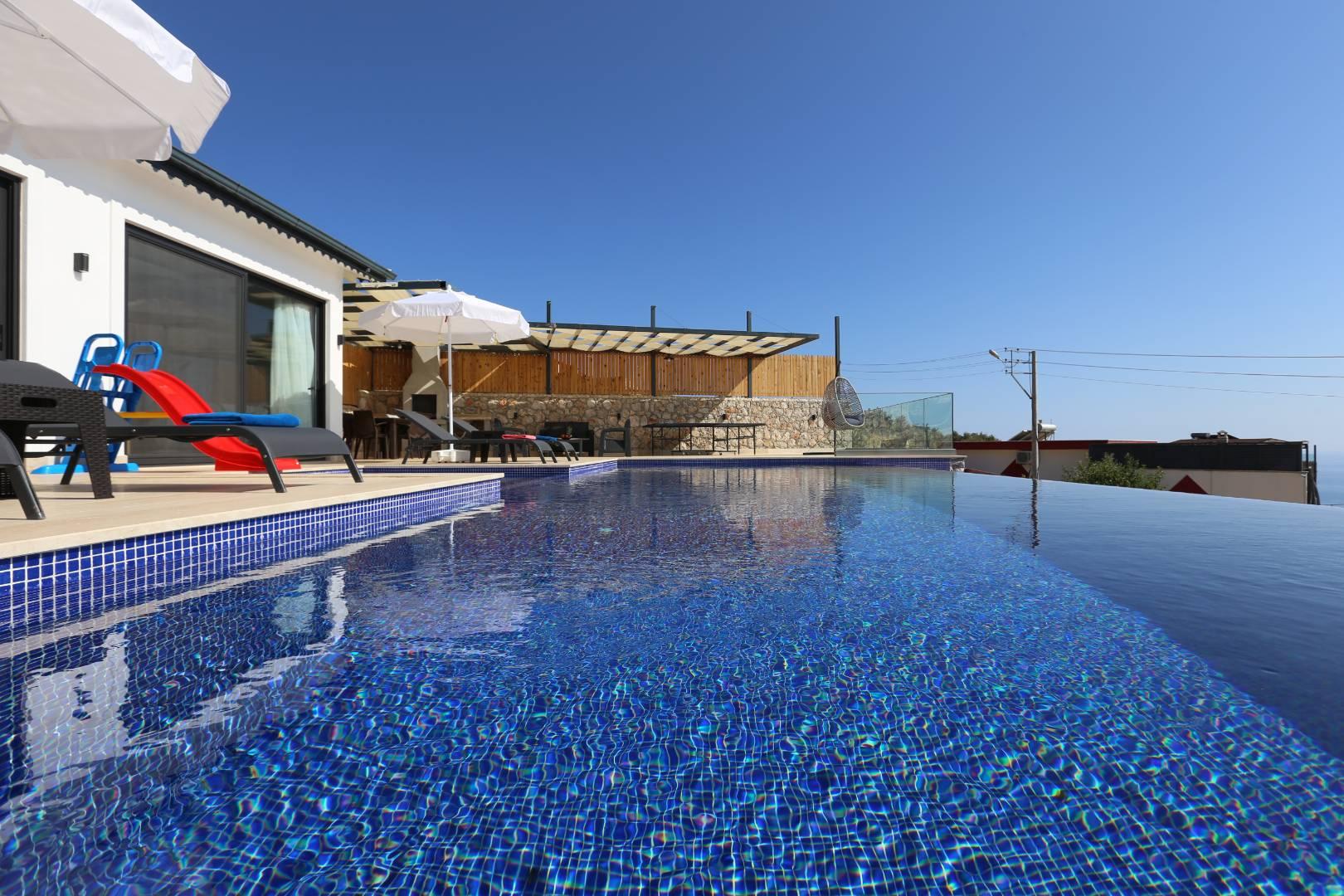 Kalkan Bezirgan'da Deniz Manzaralı, Özel Havuzlu, Balayı Villası-36906