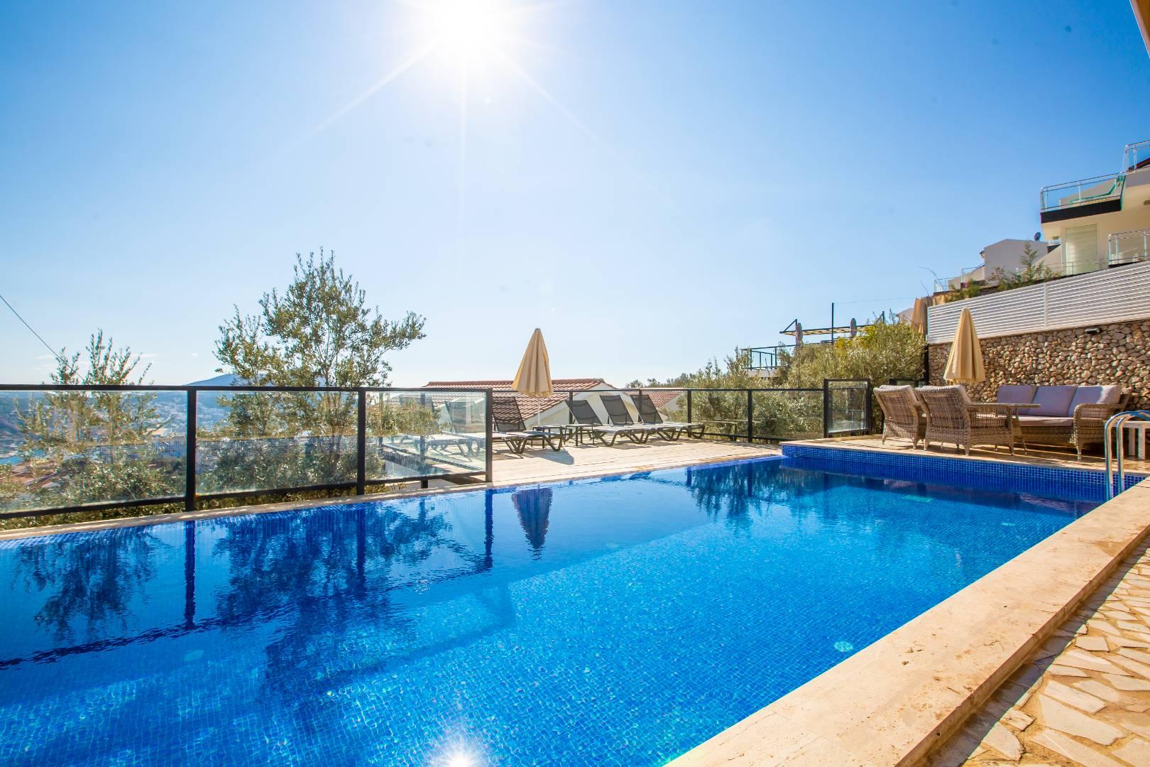 Kaş Kalkan'da Benzersiz Manzaralı, Özel Havuzlu, 6 Kişilik Villa-41045