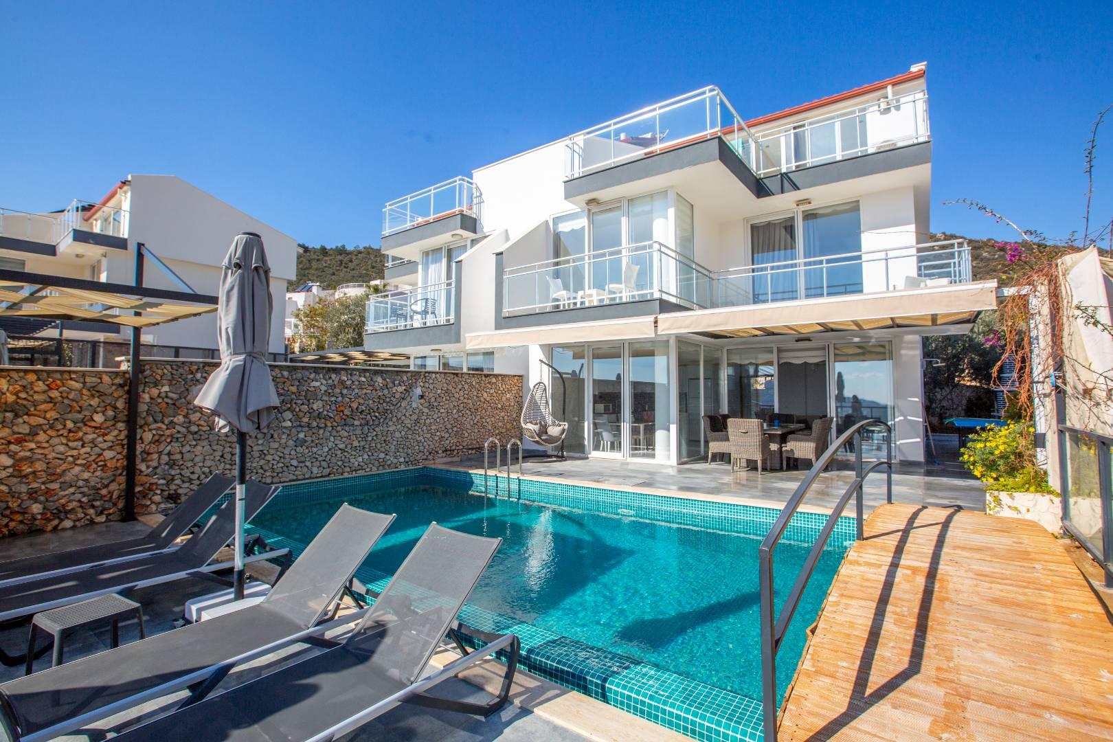 Kaş Kalkan'da Merkezi Konumda, Özel Havuzlu, Modern Villa-41041