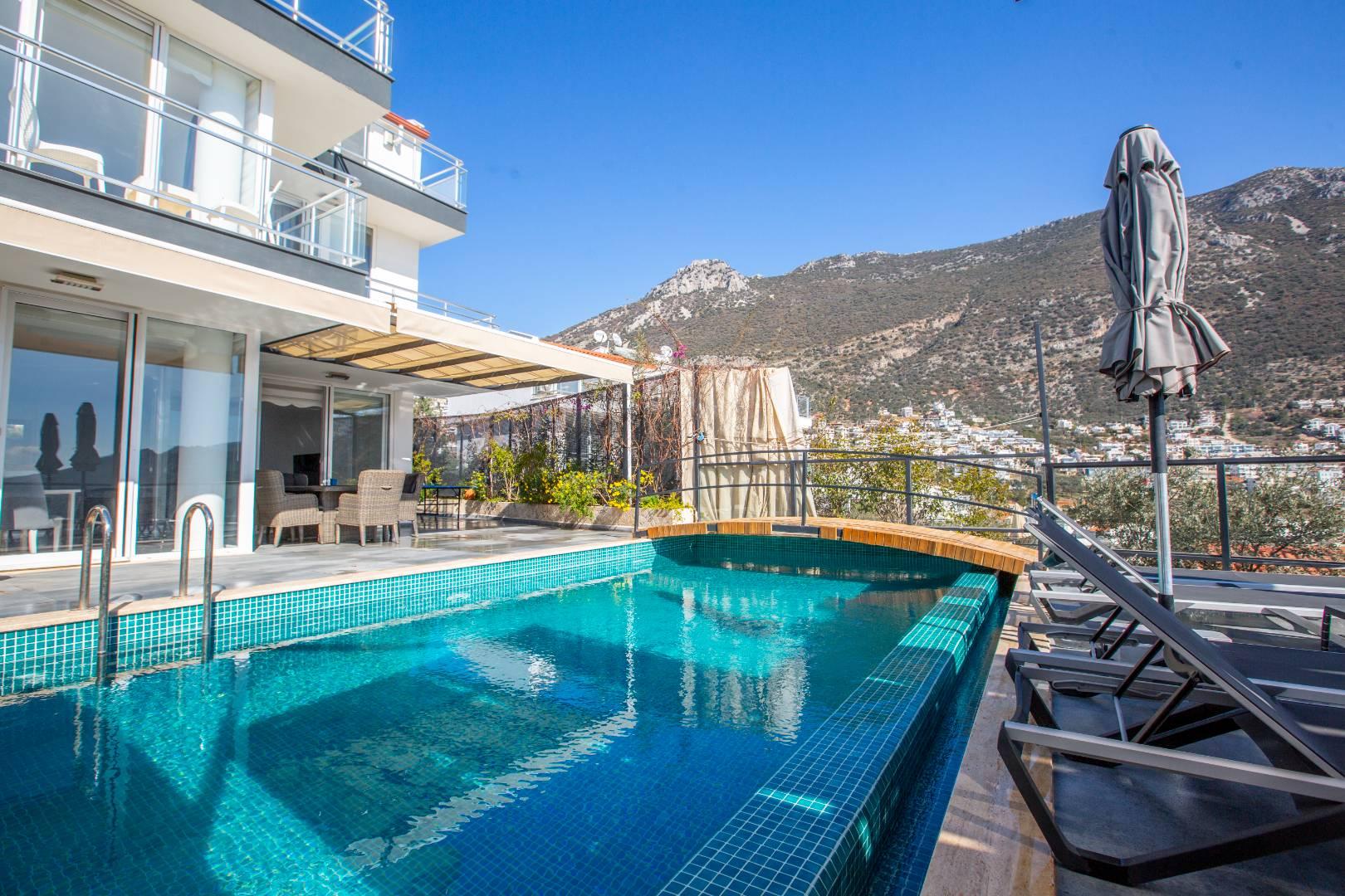 Kaş Kalkan'da Merkezi Konumda, Özel Havuzlu, Modern Villa-41041