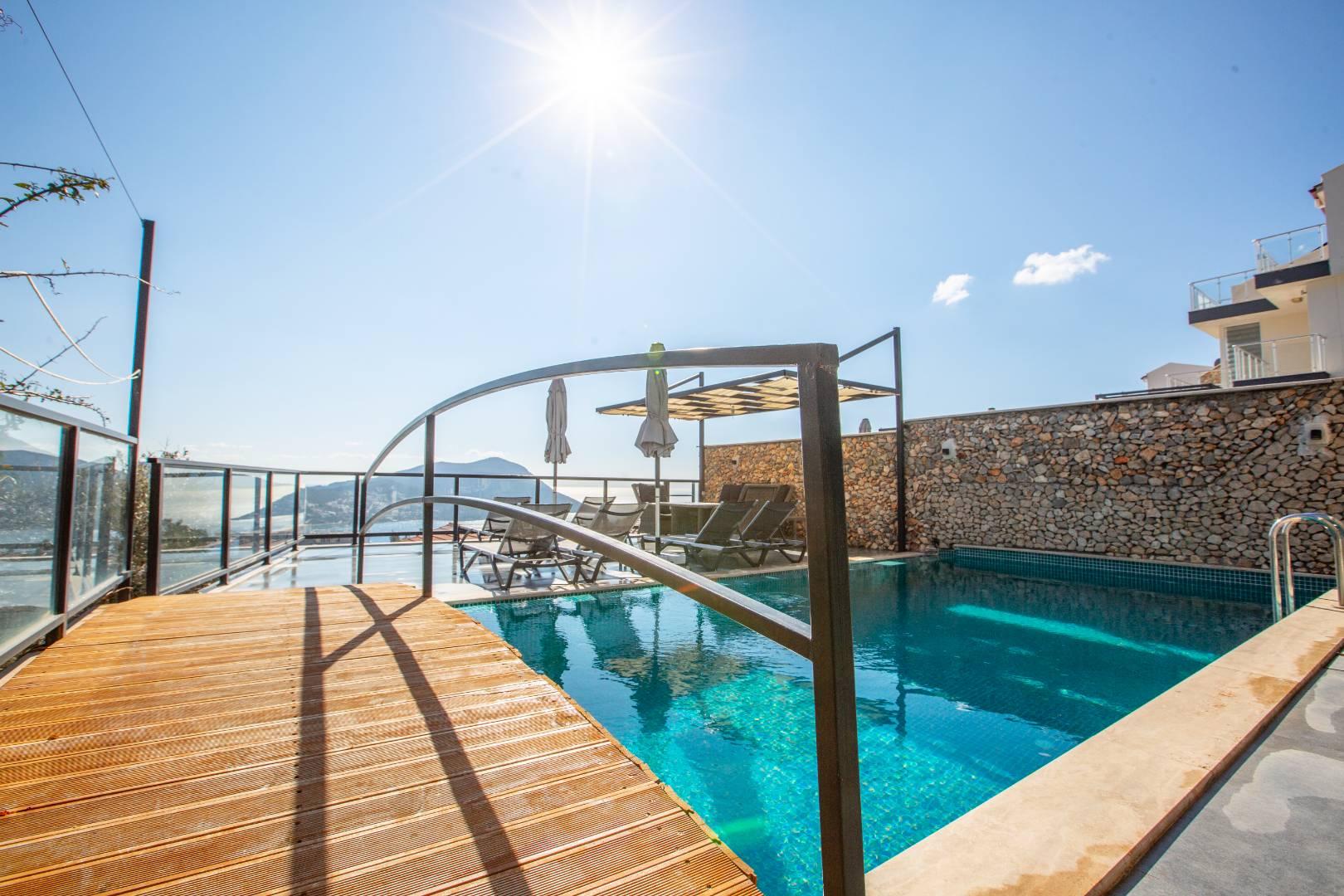 Kaş Kalkan'da Merkezi Konumda, Özel Havuzlu, Modern Villa-41041