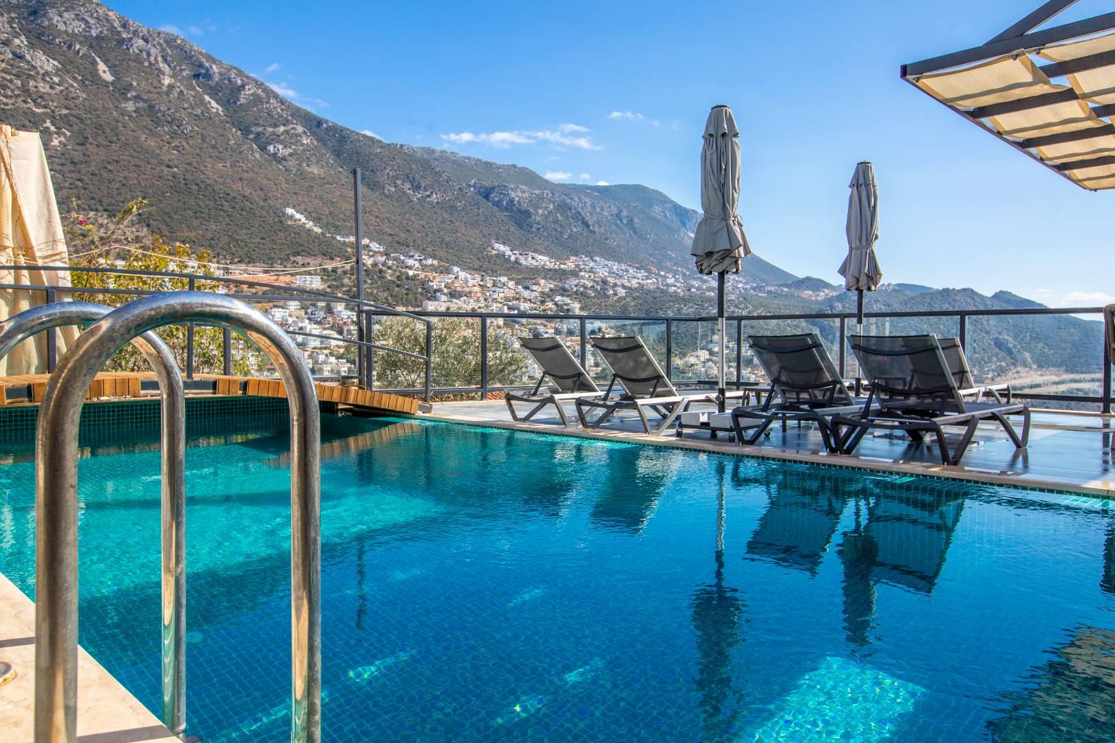 Kaş Kalkan'da Merkezi Konumda, Özel Havuzlu, Modern Villa-41041