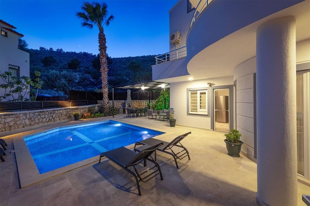 Kaş Kalkan'da Yemyeşil Doğada, Özel Havuzlu, Bahçeli Şık Villa-34860