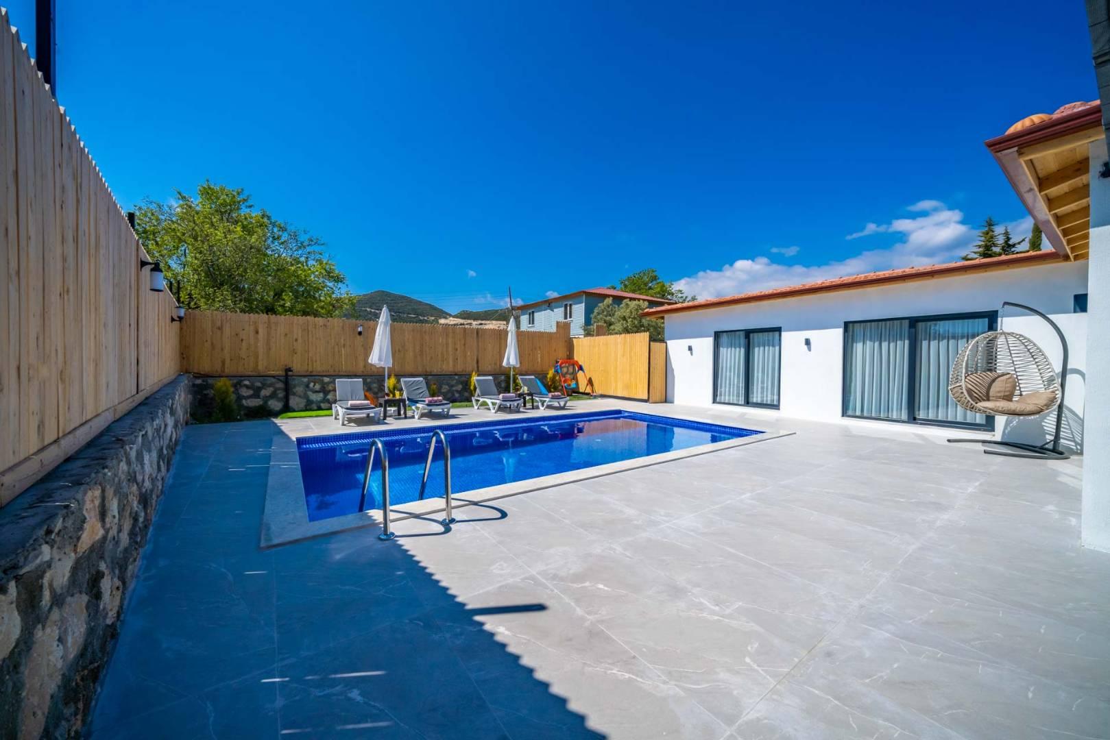 Kaş Üzümlü'de Sessiz Doğada, Özel Havuzlu, Konforlu Villa-43197