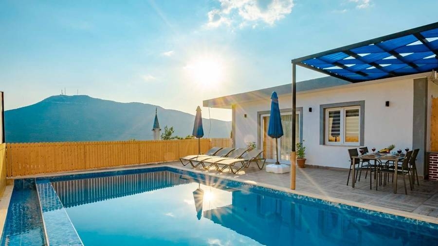 Kaş Sarıbelen'de Doğa Manzaralı, Özel Havuzlu, Jakuzili Villa
