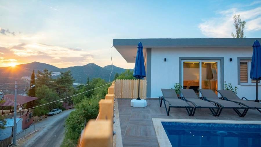 Kaş Sarıbelen'de Doğa Manzaralı, Özel Havuzlu, Jakuzili Villa-35920