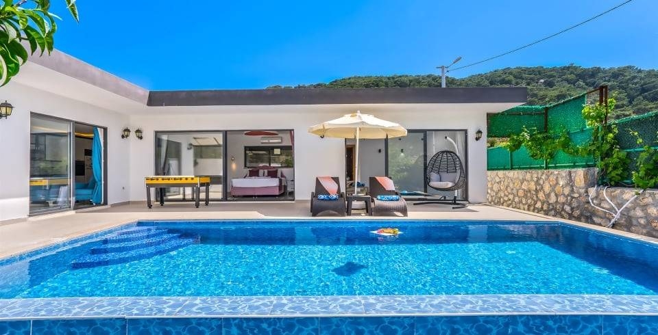Kaş Sarıbelen'de Doğanın Kalbinde, Isıtmalı Havuzlu, Saunalı Villa