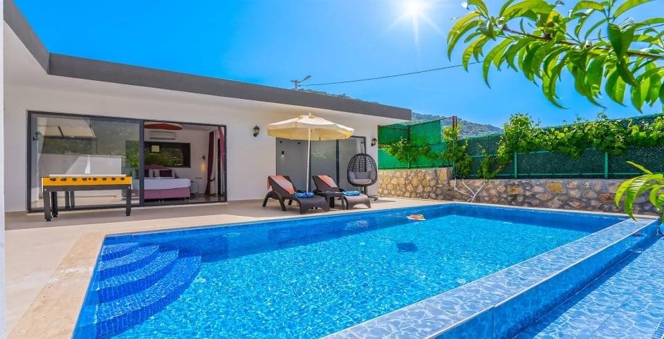 Kaş Sarıbelen'de Doğanın Kalbinde, Isıtmalı Havuzlu, Saunalı Villa