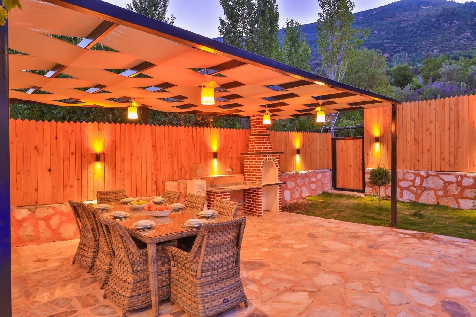 Kaş Hacıoğlan'da Geniş Alanlara Sahip, Özel Havuzlu, Tatil Villası-41961