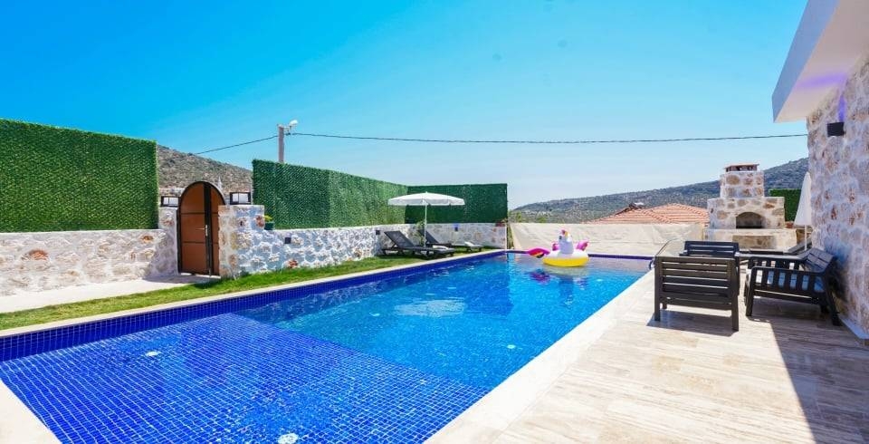 Kalkan Ulugöl'de Huzurlu Doğada, Özel Havuzlu, Konforlu Villa