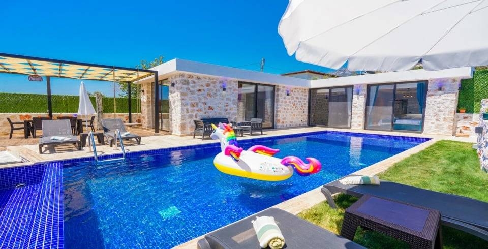 Kalkan Ulugöl'de Huzurlu Doğada, Özel Havuzlu, Konforlu Villa
