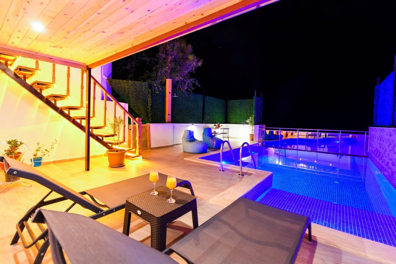 Kaş Bezirgan'da Doğa Manzaralı, Özel Havuzlu, Şık Tasarımlı Bungalov-38682