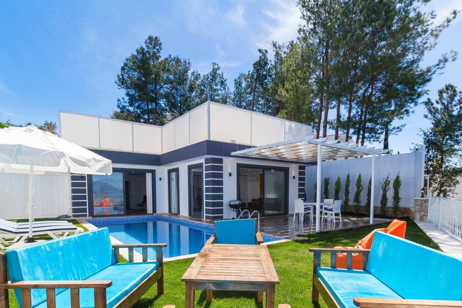 Kaş Üzümlü'de Çekirdek Ailelere Uygun, Özel Havuzlu, Lüks Villa