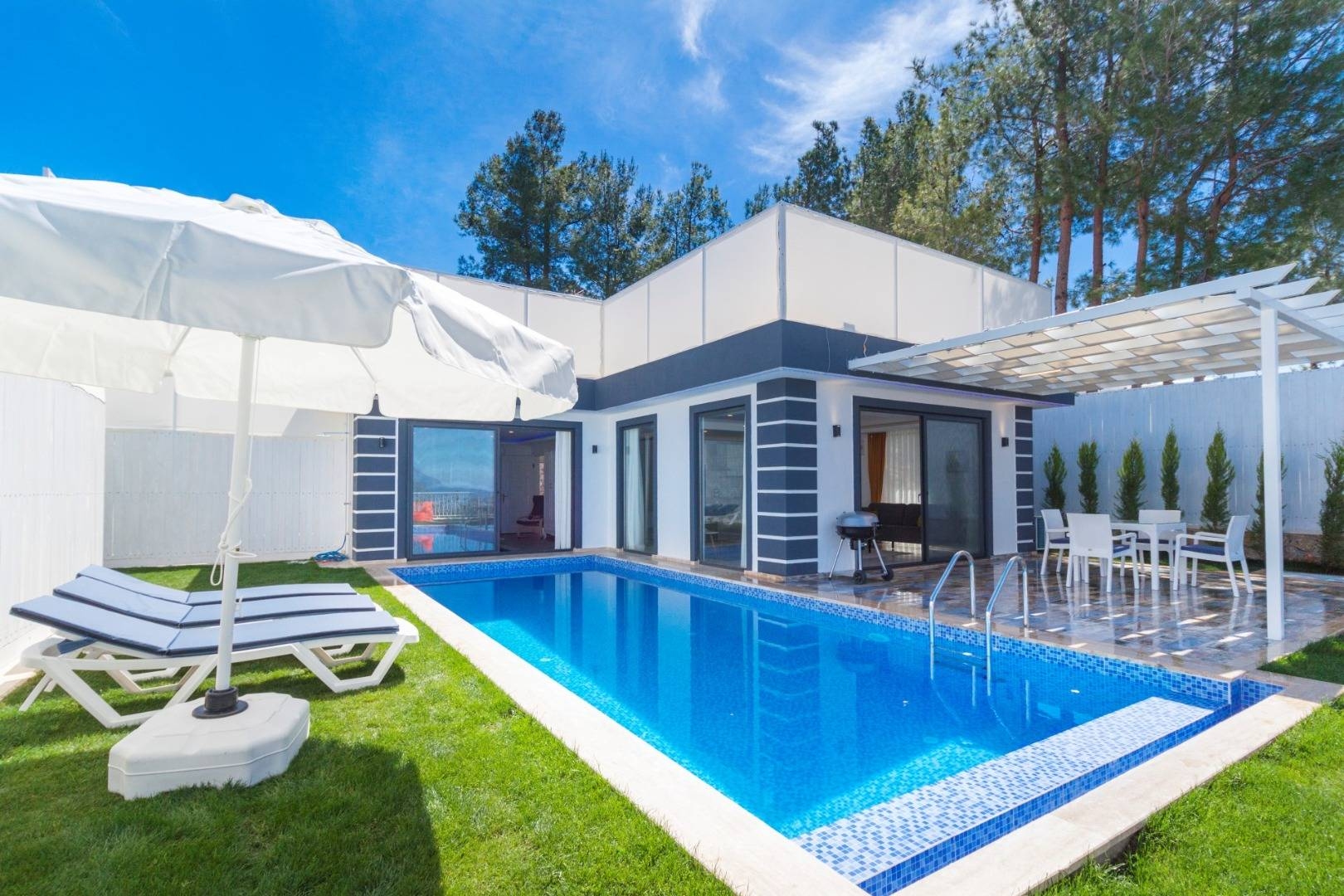 Kaş Üzümlü'de Çekirdek Ailelere Uygun, Özel Havuzlu, Lüks Villa