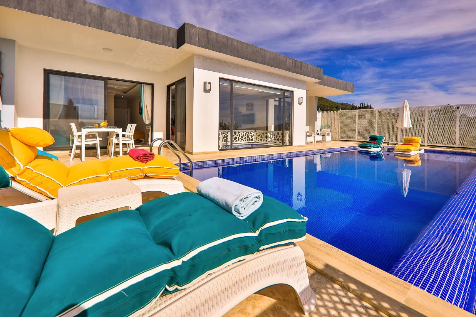 Kaş Üzümlü'de Doğayla Baş Başa, Özel Havuzlu, Şık Villa-35218