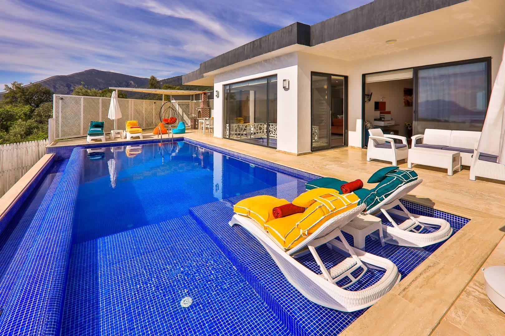 Kaş Üzümlü'de Doğayla Baş Başa, Özel Havuzlu, Şık Villa-35218