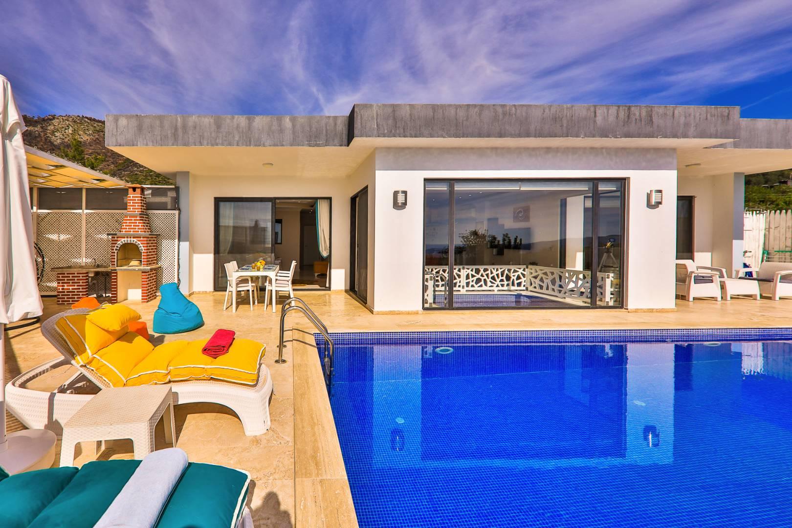 Kaş Üzümlü'de Doğayla Baş Başa, Özel Havuzlu, Şık Villa-35218