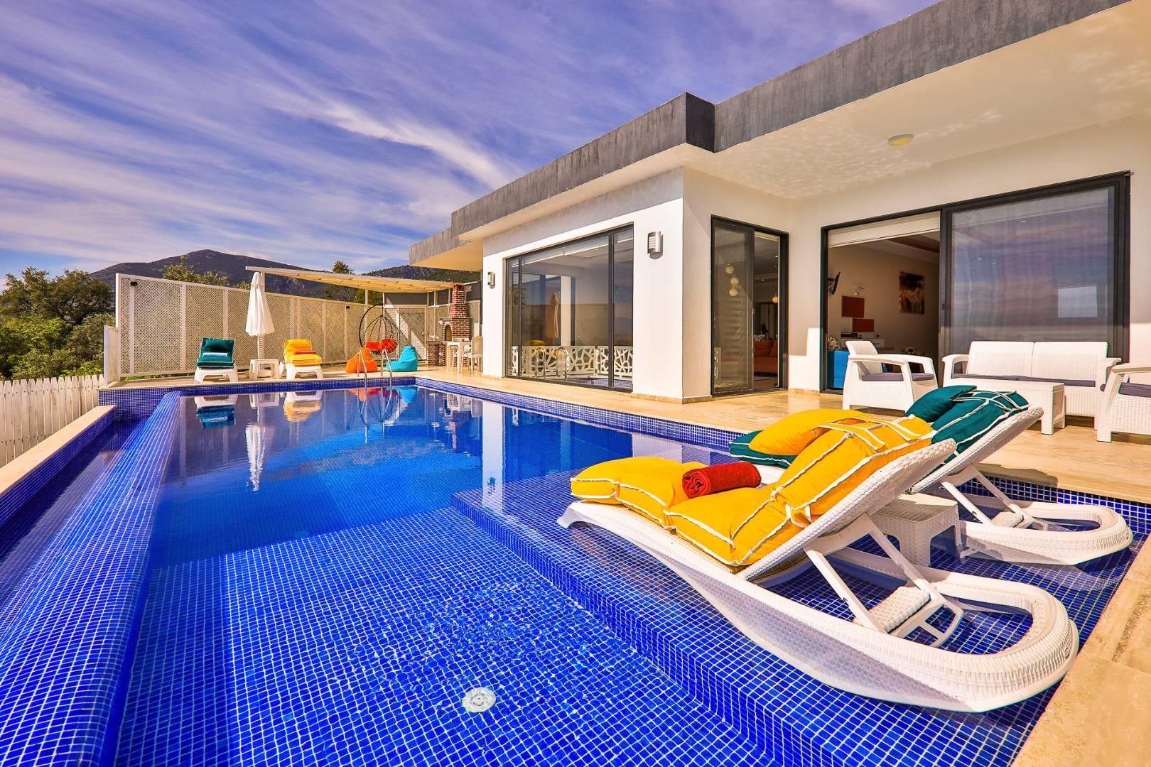 Kaş Üzümlü'de Doğayla Baş Başa, Özel Havuzlu, Şık Villa-35218