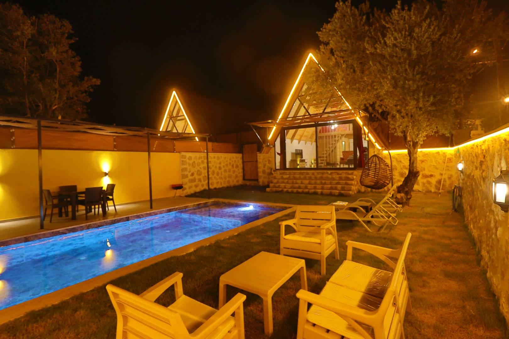 Kaş Üzümlü'de Doğa İçerisinde, Özel Havuzlu, Jakuzili Bungalov-43196