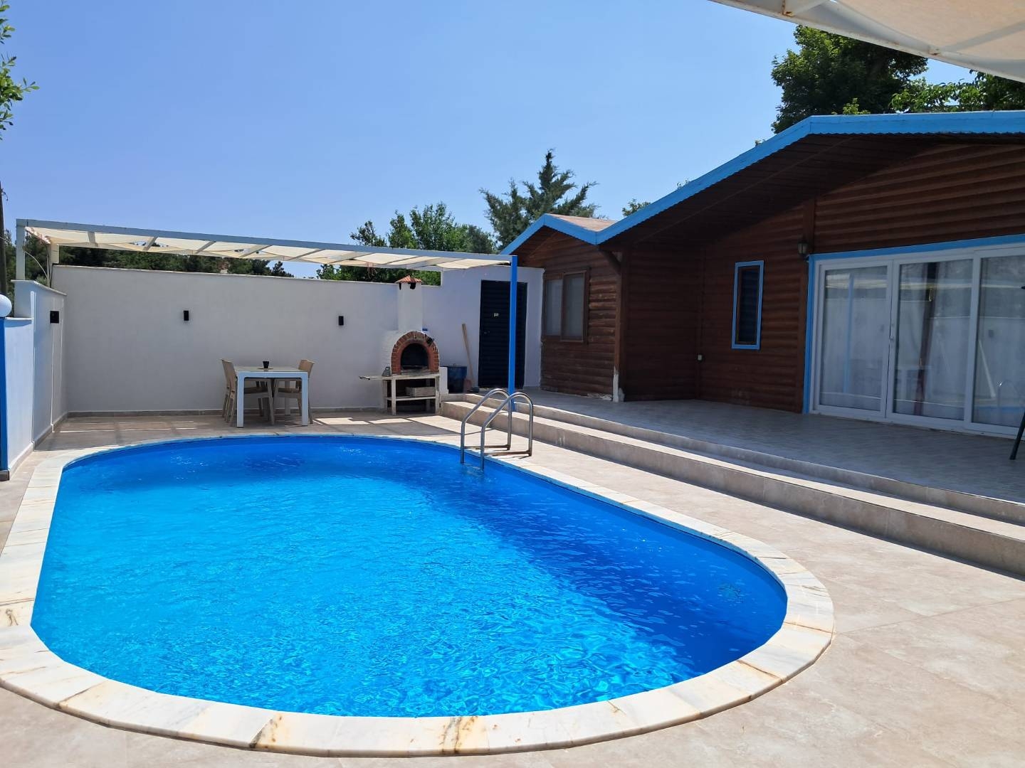 Kaş İslamlar'da Ahşap Mimarili, Korunaklı, Özel Havuzlu Kiralık Villa