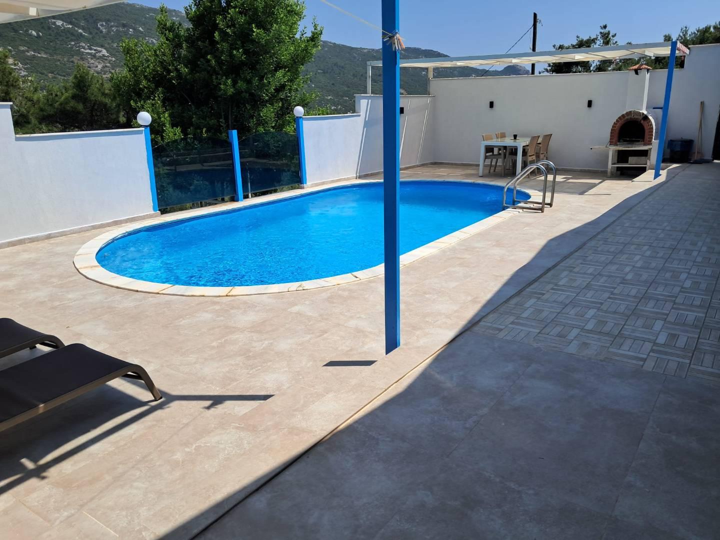 Kaş İslamlar'da Ahşap Mimarili, Korunaklı, Özel Havuzlu Kiralık Villa-35343