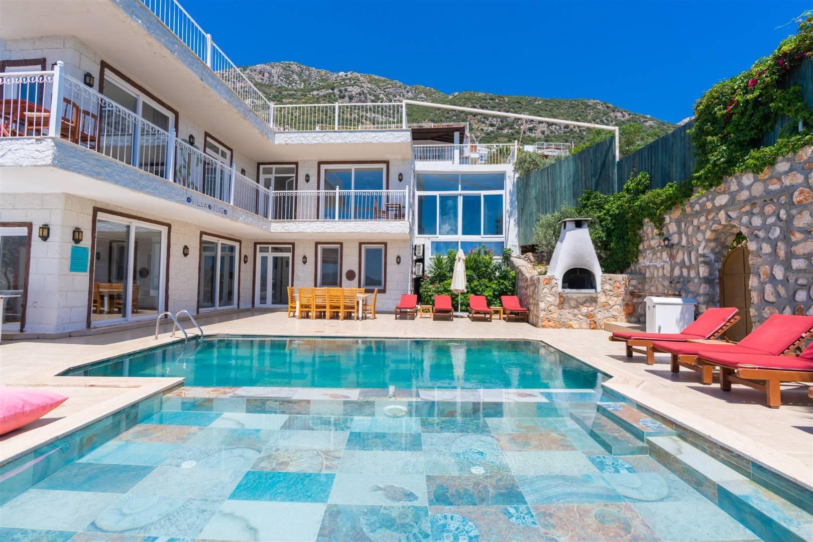 Kaş Bezirgan'da Deniz Manzaralı, 10 Kişilik, Özel Havuzlu Villa-12962