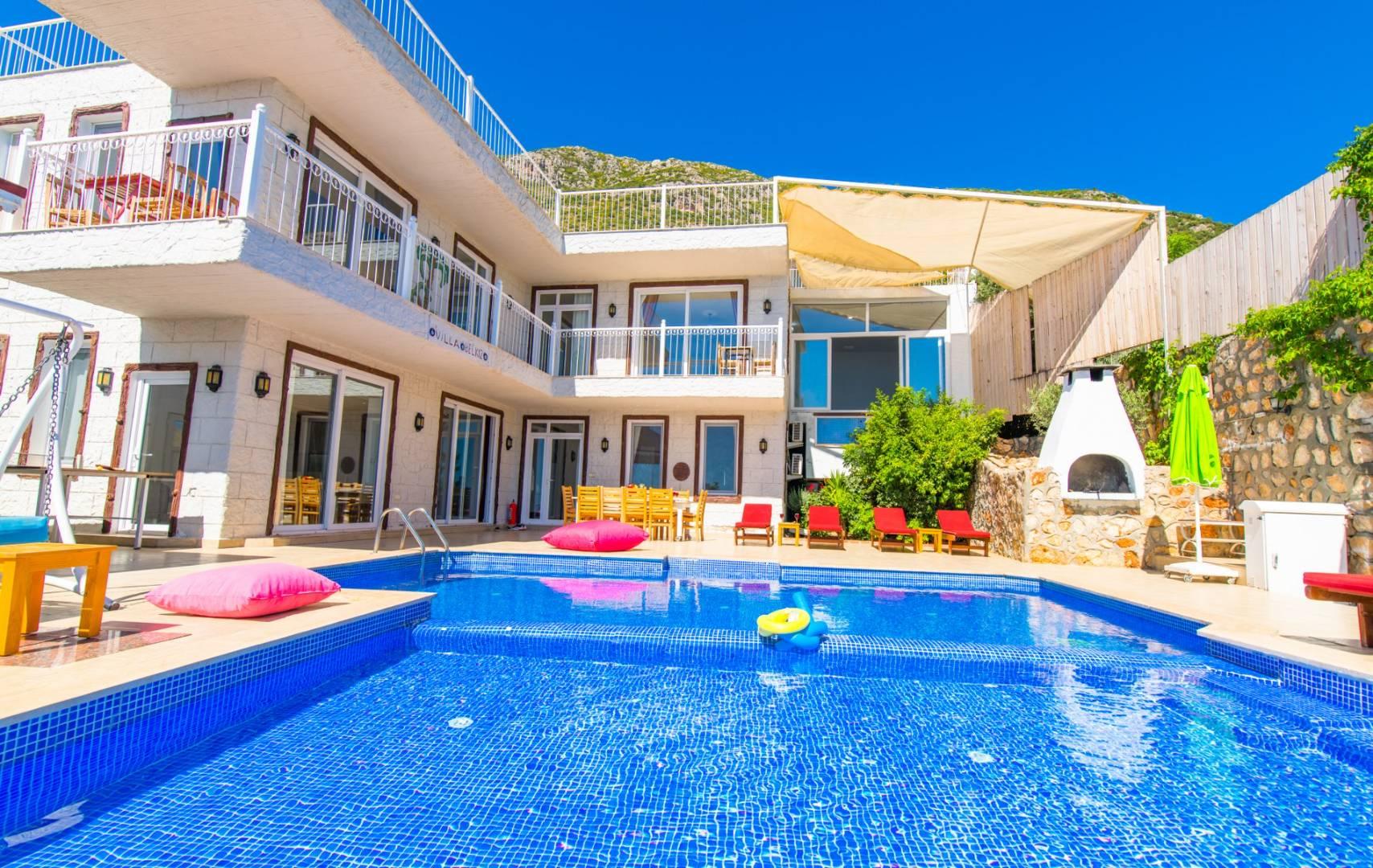 Kaş Bezirgan'da Deniz Manzaralı, 10 Kişilik, Özel Havuzlu Villa-12962