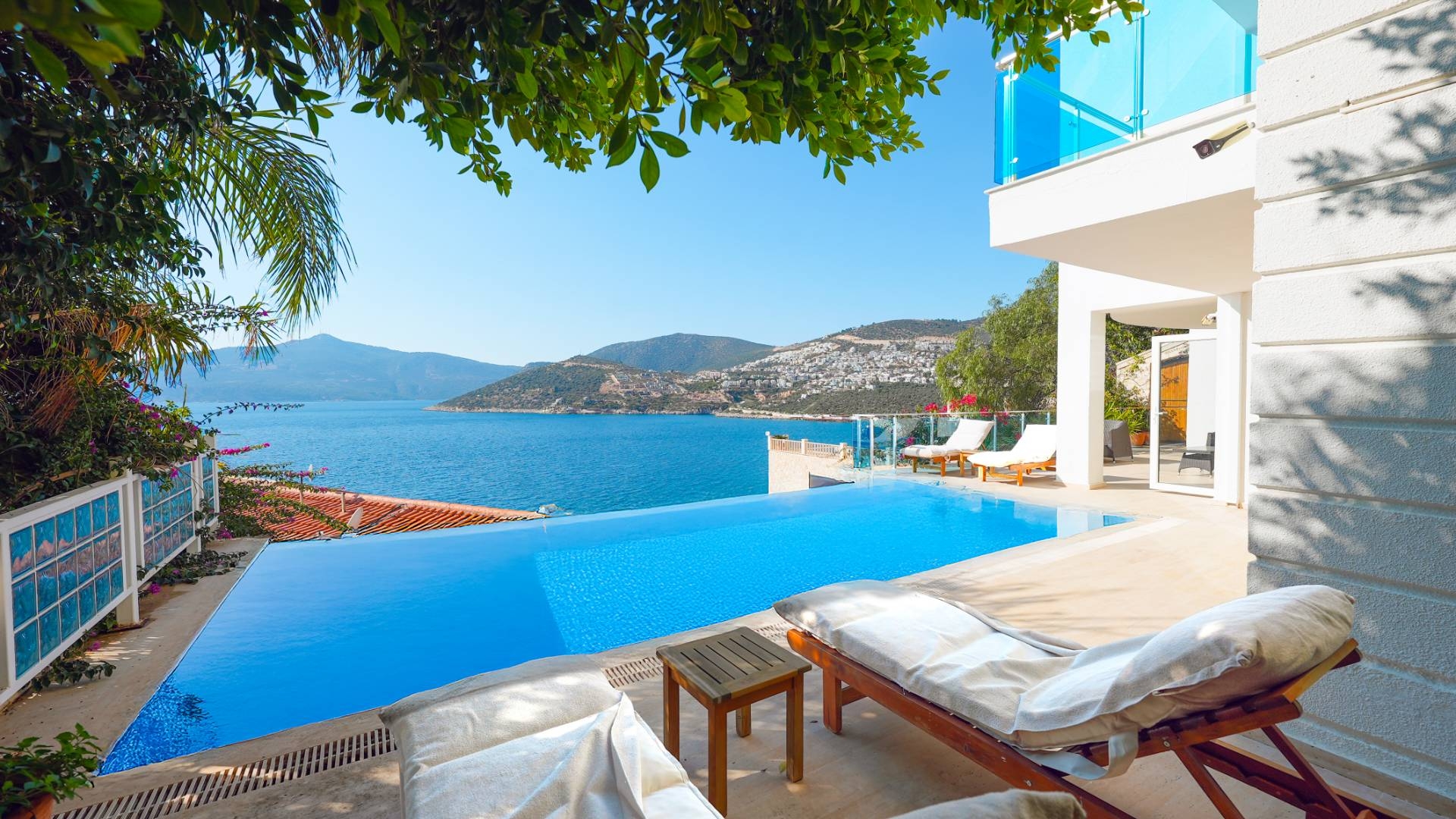 Kaş Kalkan'da Harika Deniz Manzaralı, Sonsuzluk Havuzlu, 3+1 Villa