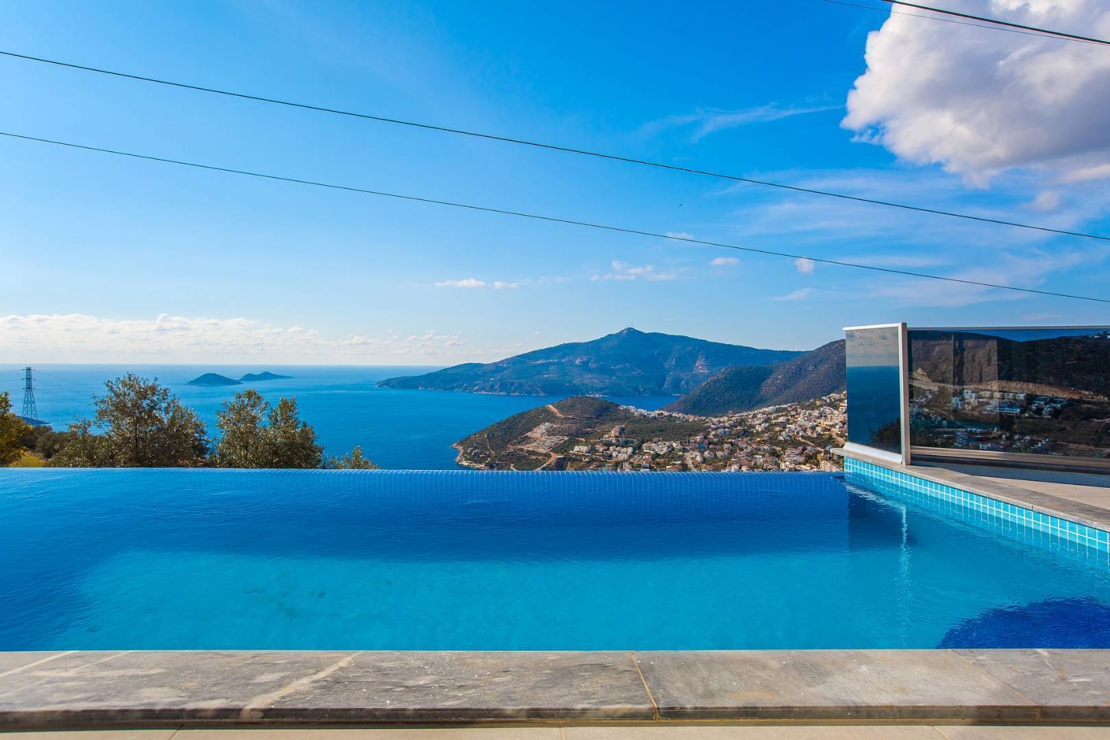 Kaş Bezirgan'da Deniz Manzaralı, Özel Havuzlu, Jakuzili, Şık Villa