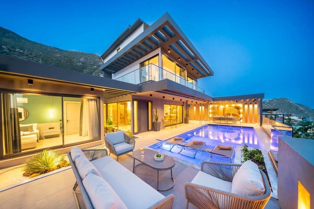 Kaş Kalkan'da Deniz Manzaralı, Özel Havuzlu, Jakuzili, Modern Villa