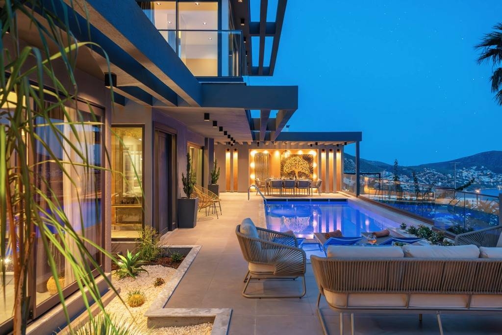Kaş Kalkan'da Deniz Manzaralı, Özel Havuzlu, Jakuzili, Modern Villa