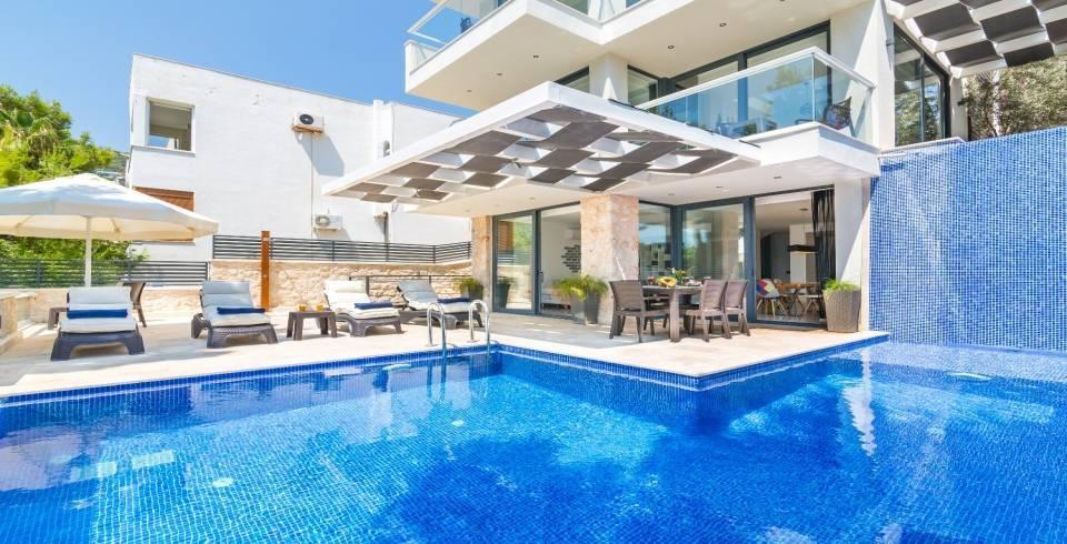 Kaş Kalkan'da Denize Yürüme Mesafesinde, Özel Havuzlu, Teraslı Villa-40380