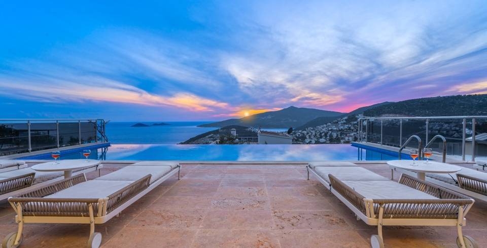 Kalkan'da Eşsiz Deniz Manzaralı, Özel Havuzlu, 5+1, Lüks Villa