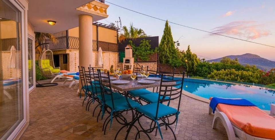 Kaş Kalkan'da Enfes Deniz Manzaralı, Özel Havuzlu, 10 Kişilik Villa