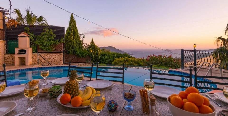 Kaş Kalkan'da Enfes Deniz Manzaralı, Özel Havuzlu, 10 Kişilik Villa