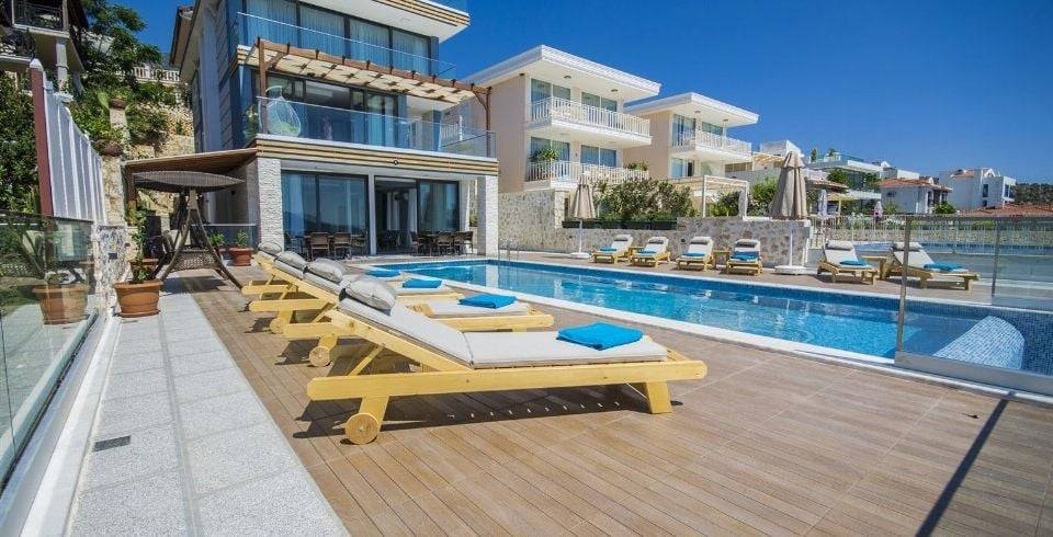Kalkan'da Eşsiz Deniz Manzaralı, Özel Havuzlu, Konforlu Villa