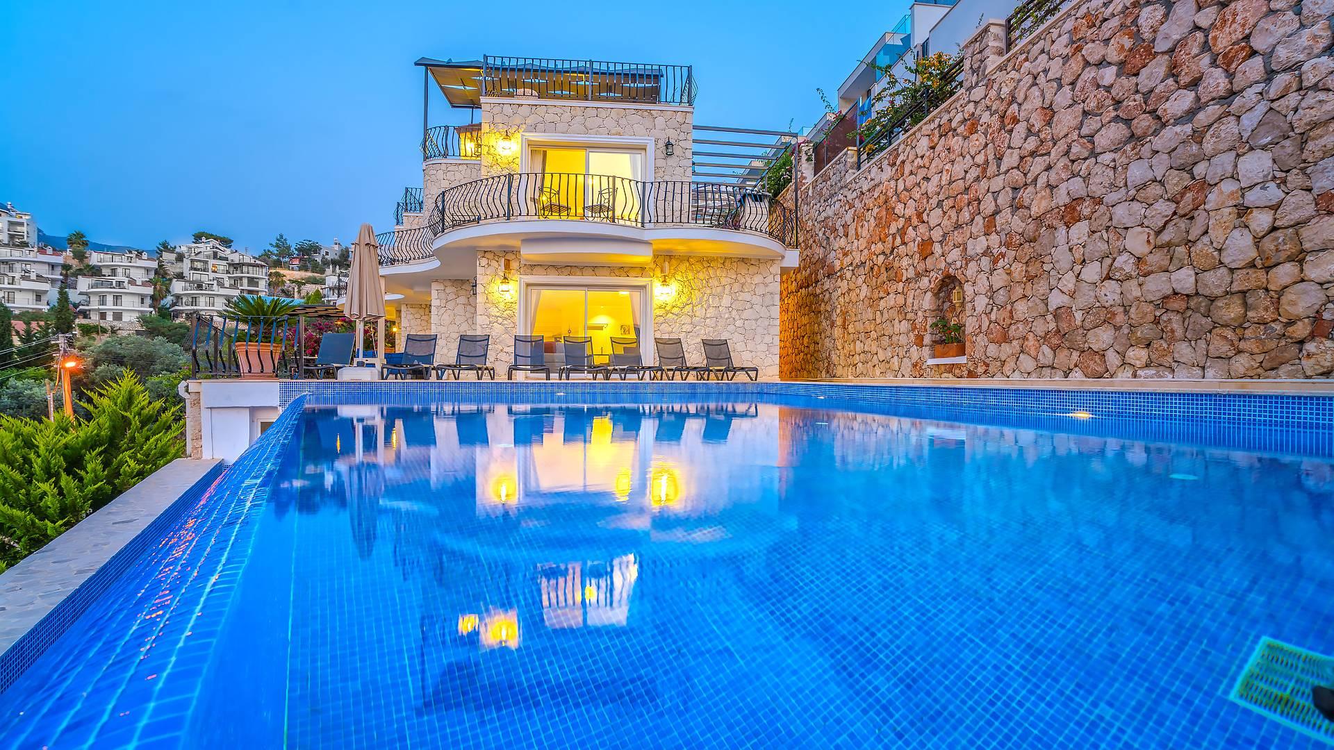 Kalkan'da Muhteşem Deniz Manzaralı, Sonsuzluk Havuzlu, Kiralık Villa-43696