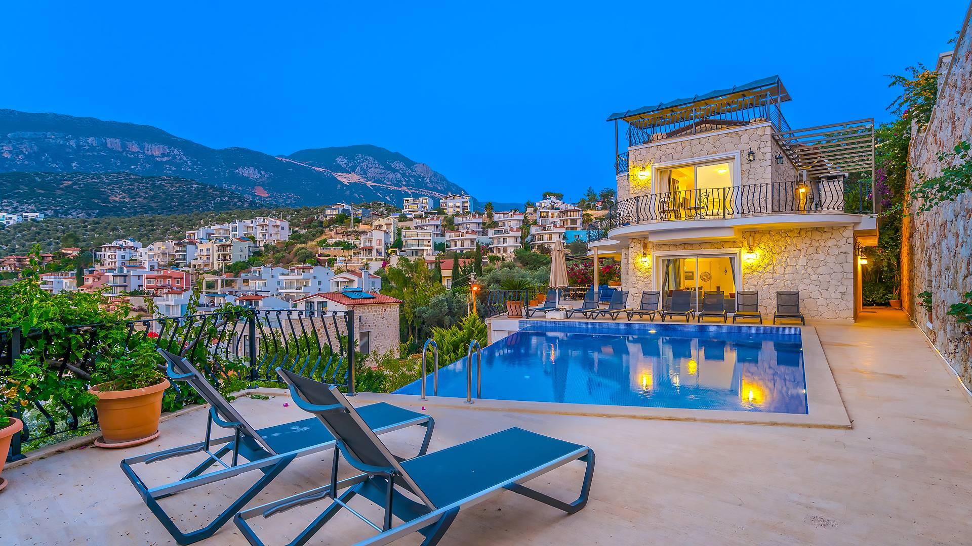 Kalkan'da Muhteşem Deniz Manzaralı, Sonsuzluk Havuzlu, Kiralık Villa-43696