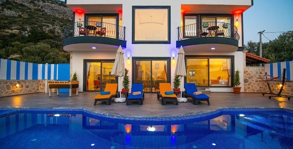 Kaş İslamlar'da Oyun Alanına Sahip, Özel Havuzlu, Jakuzili, Lüks Villa-39885