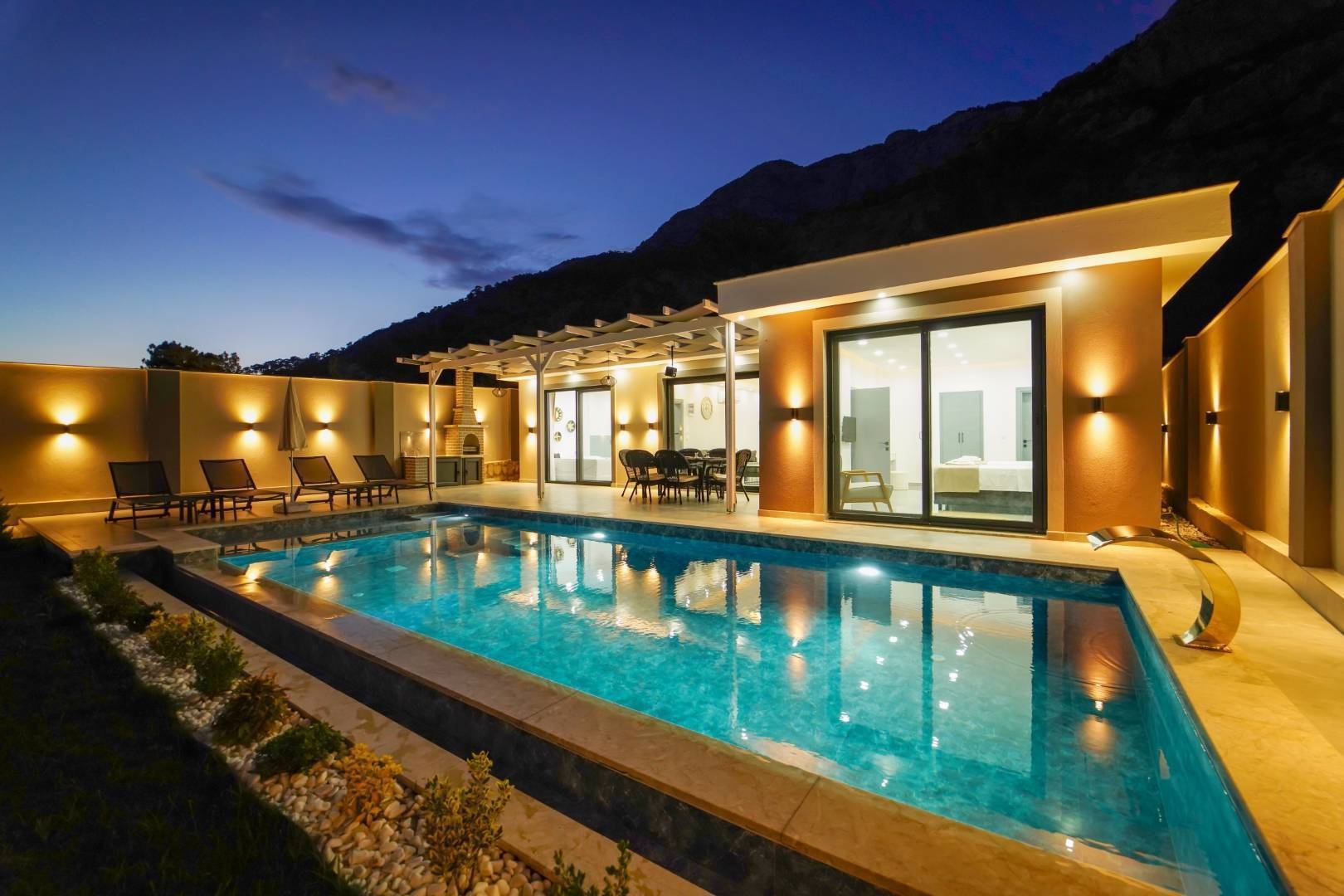 Muğla Seydikemer'de Deniz Manzaralı, Özel Havuzlu, Salıncaklı Villa