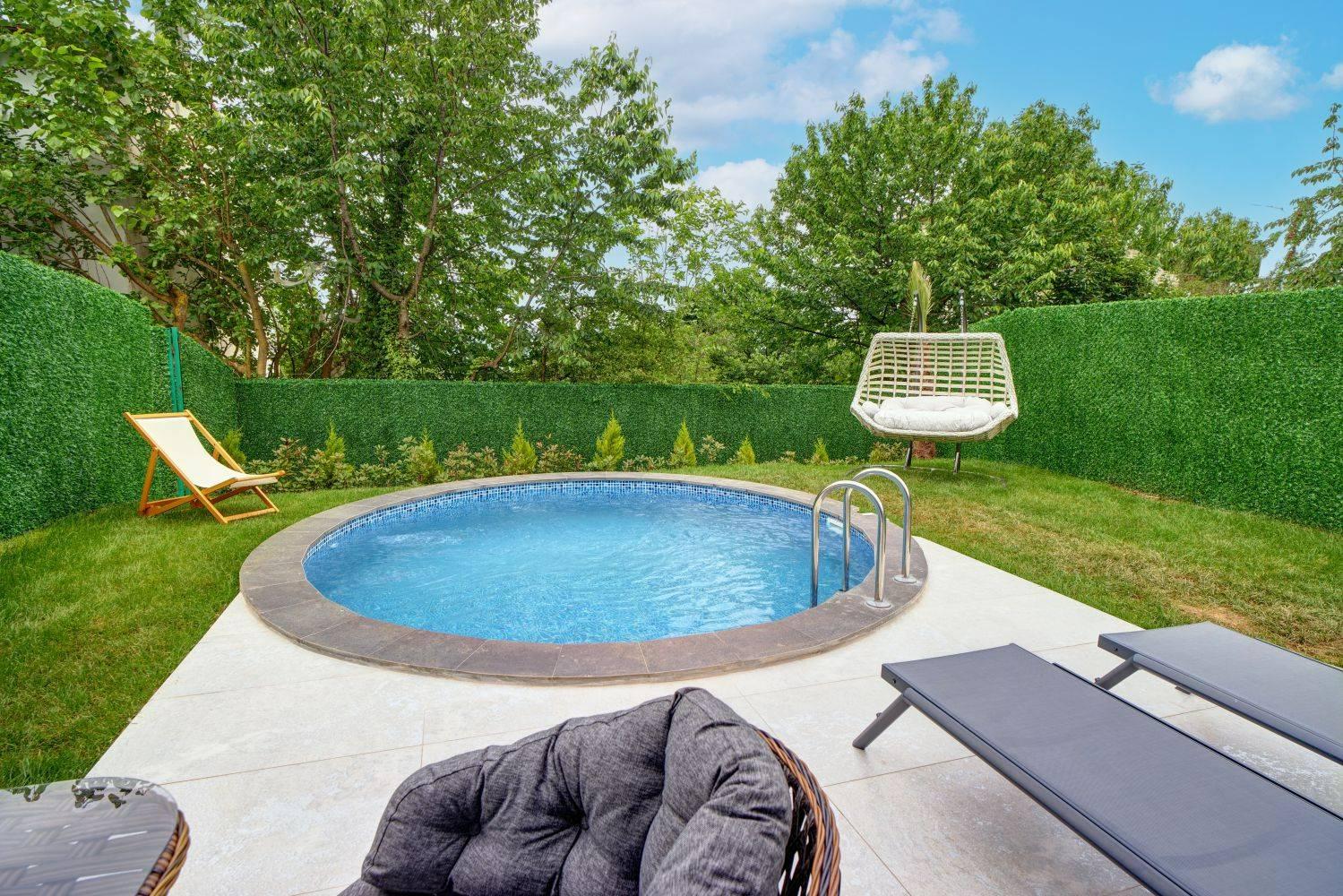 Kartepe Maşukiye'de Göl Manzaralı, Isıtmalı Havuzlu, Kiralık Bungalov-40221