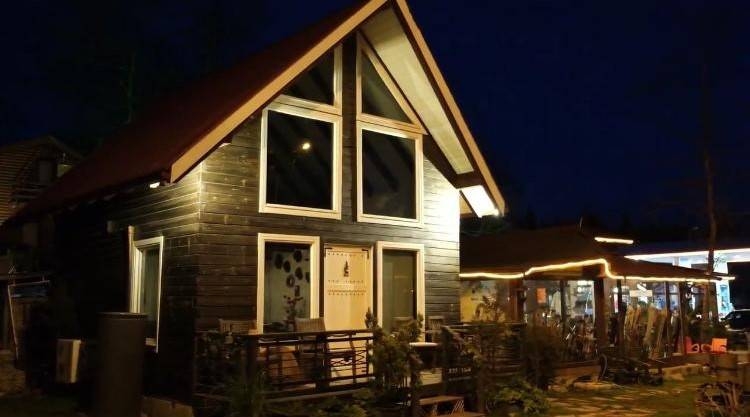 Kartepe Maşukiye'de Tesis İçerisinde, Kahvaltı Dahil, Modern Bungalov