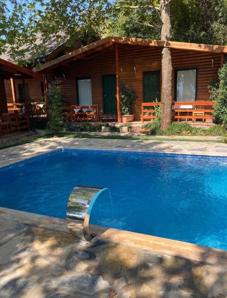 Maşukiye'de Tesis İçerisinde, Isıtmalı Ortak Havuzlu, Şık Bungalov