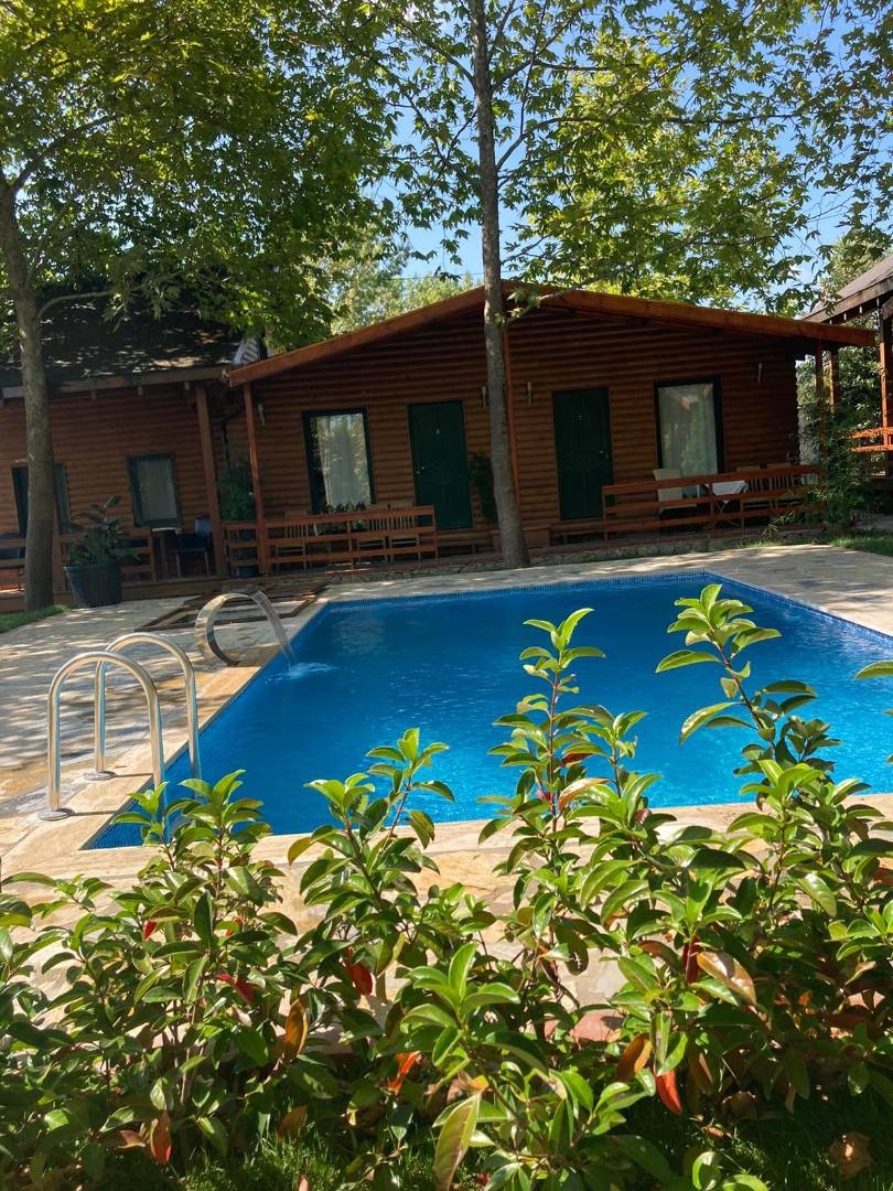 Maşukiye'de Yeşillikler İçerisinde, Ortak Havuzlu, Balayı Bungalovu